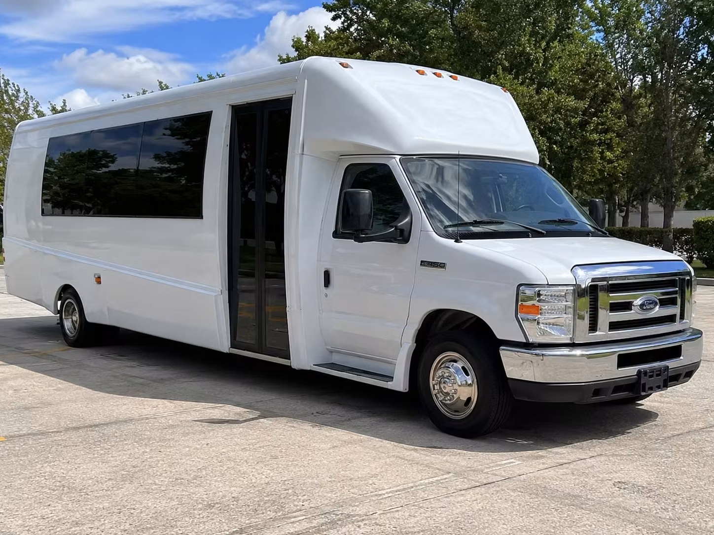 bachelorette party bus rentals in lafayette that keep the night moving