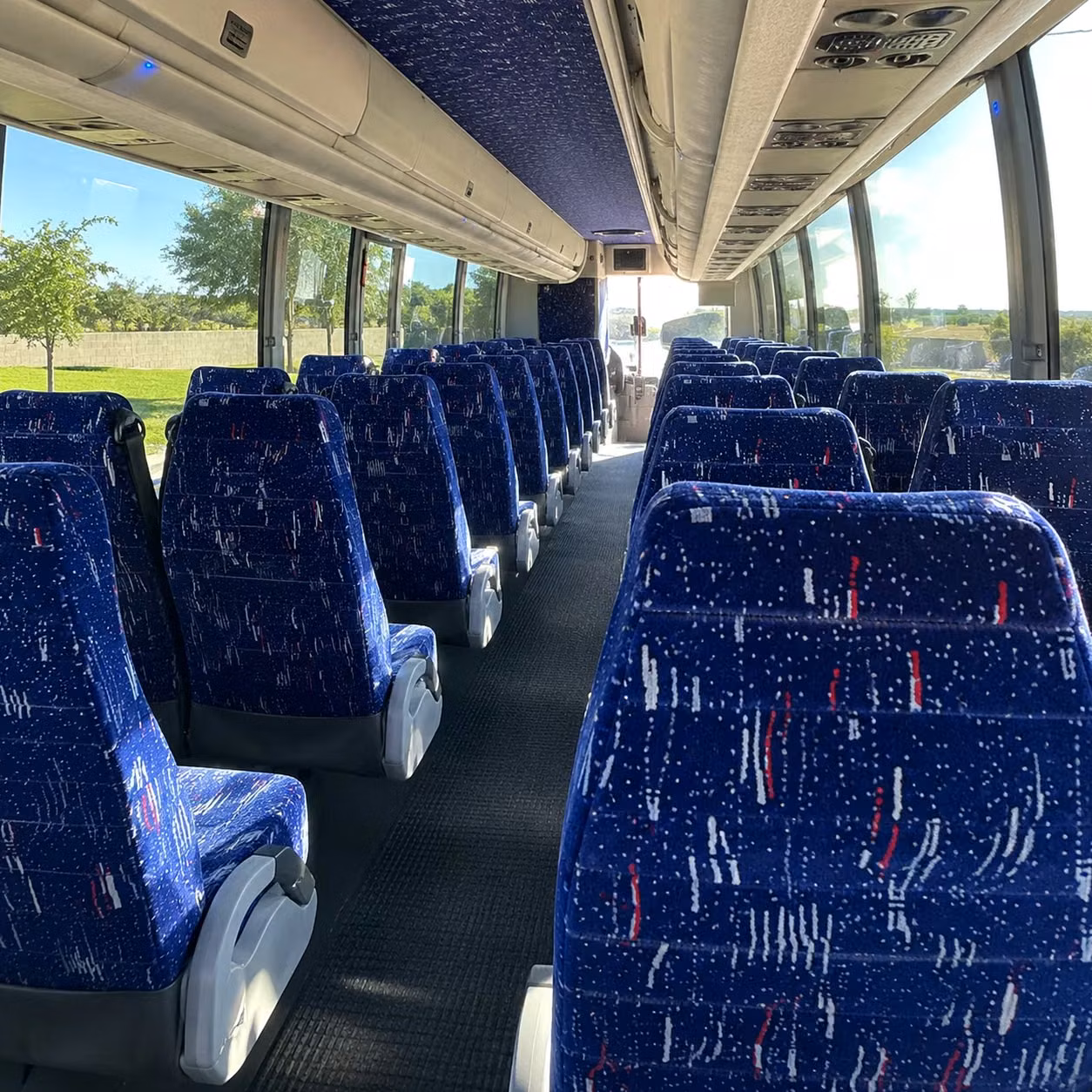 charter bus rentals for lafayette weddings at outdoor and plantation venues