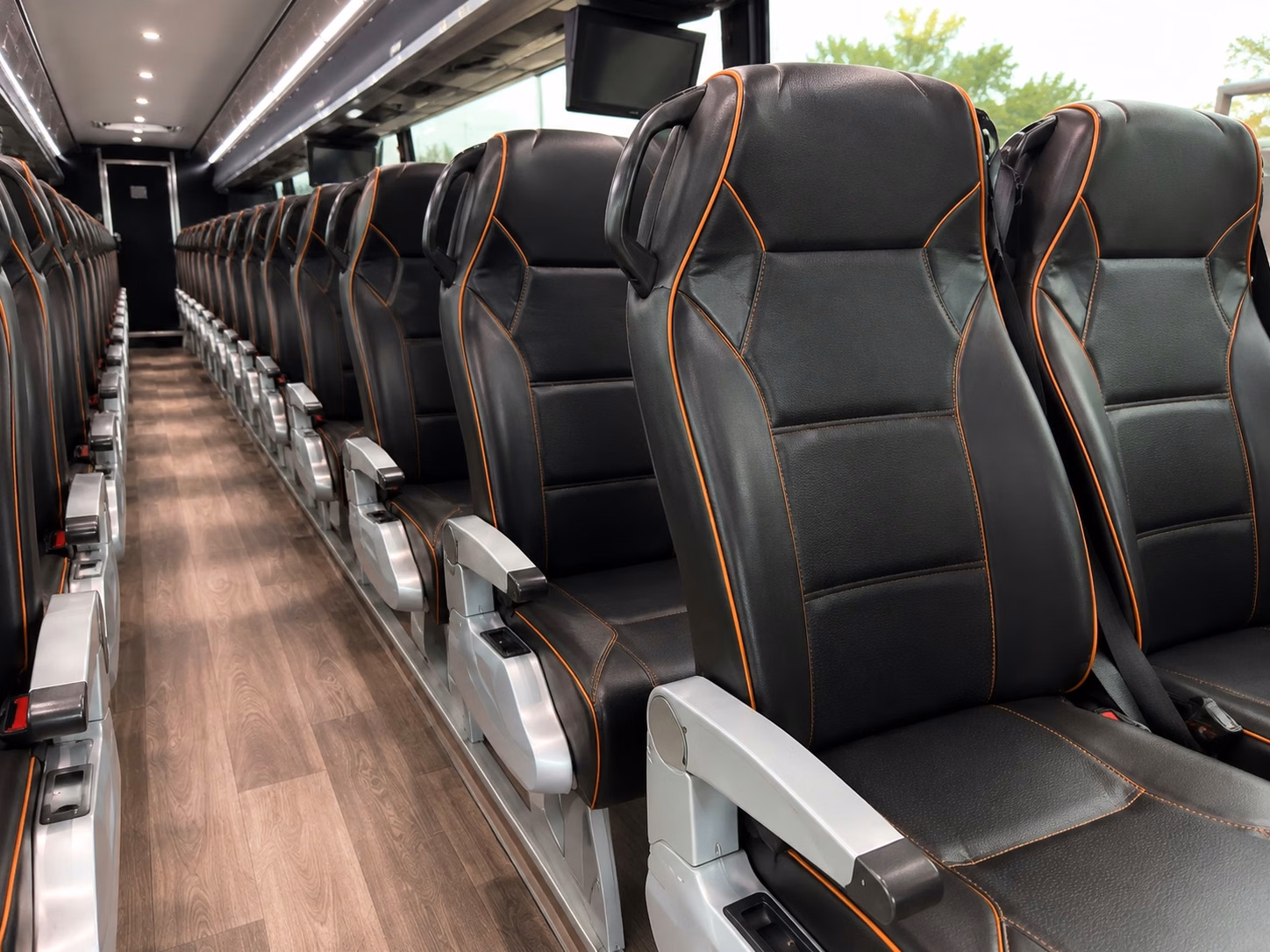 minibus rentals for smaller prom groups in lafayette