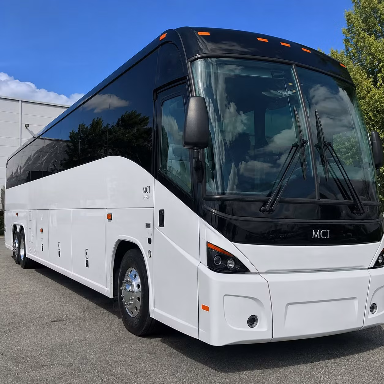 what bus should your group ride to lafayette regional airport